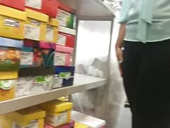 Г-жа Линна позволяет ему сперва сегодня вечером
